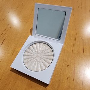 Ofra x Nikkitutorials Glazed Donut Highlighter